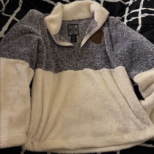 Lakegirl Sherpa Pullover